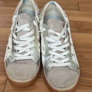 Dolce Vita White and Tan Sneakers